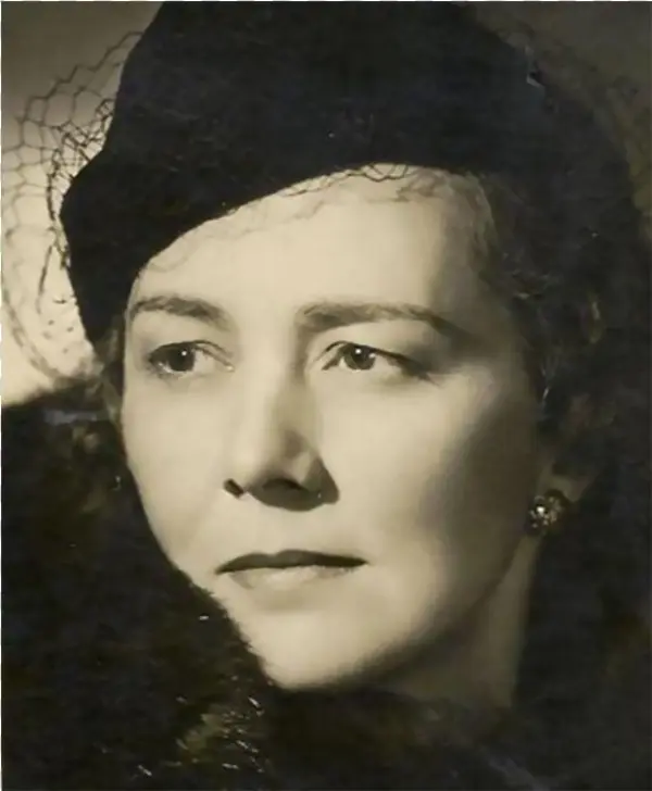 'no Desire For A Civilian Life' - Visual Arts