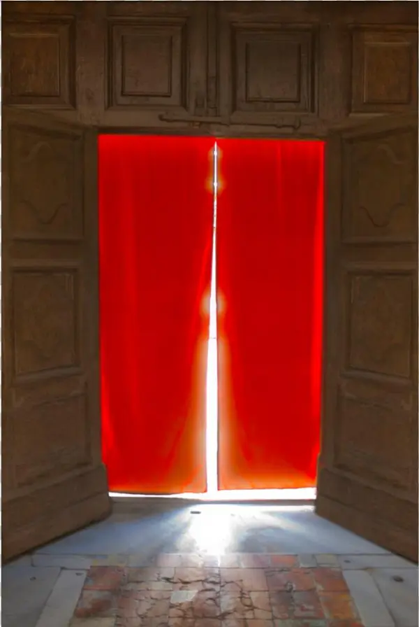 Red Curtain, Web - Red