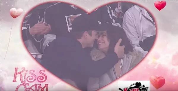 Ashton Kutcher Et Mila Kunis S'embrassent Devant La - Ashton Kutcher