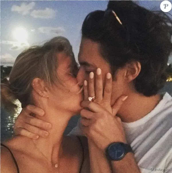 Claire Holt Et Son Compagnon Andrew Joblon Sur Une