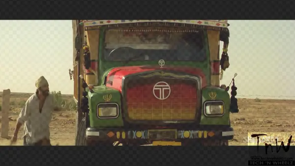 Cars In Road Hindi Movie - Trailer Truck